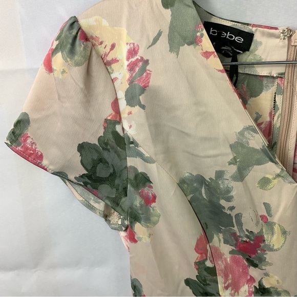 Bebe Floral V-Neck Ruffled Shorts Silky Romper - Picture 6 of 16